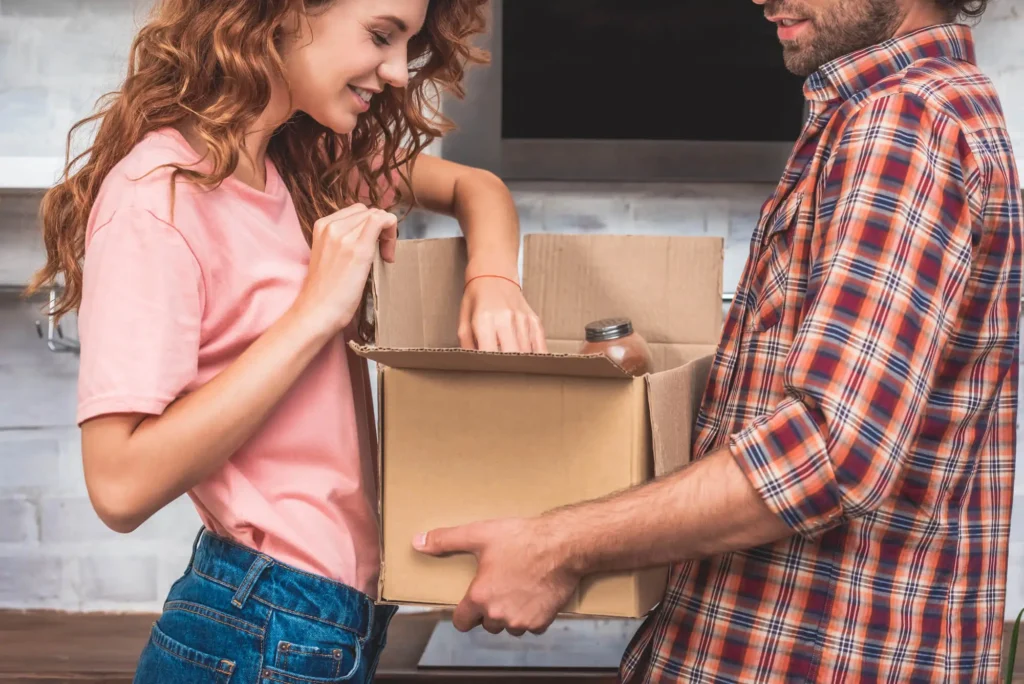 Movers-in-Ann-Arbor-MI-for-Moving-into-a-Furnished-Apartment