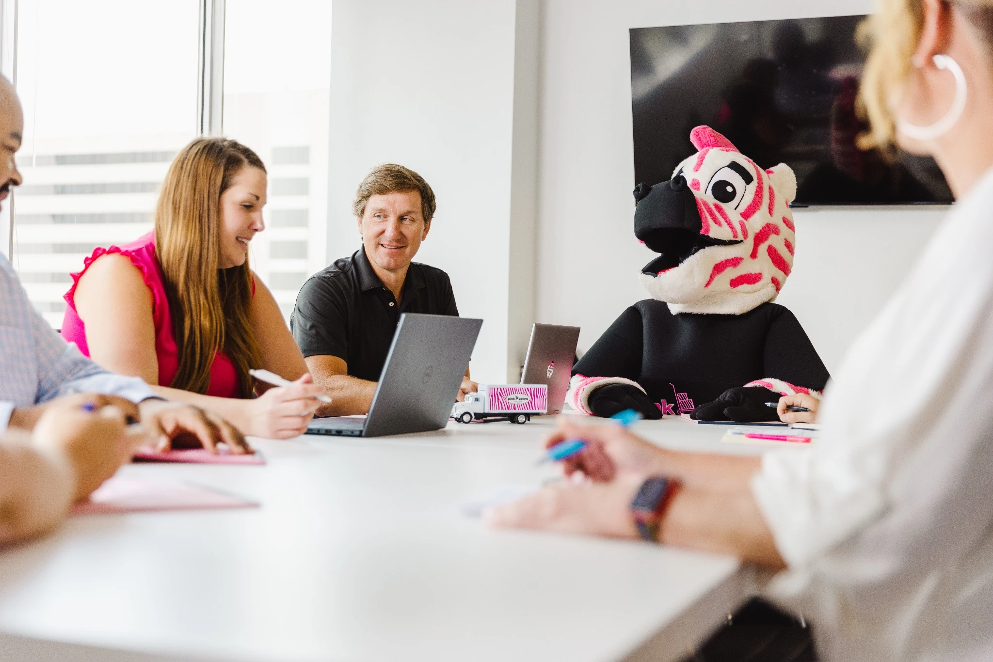 business-relocation-solutions-chesterfield-mo-team-meeting