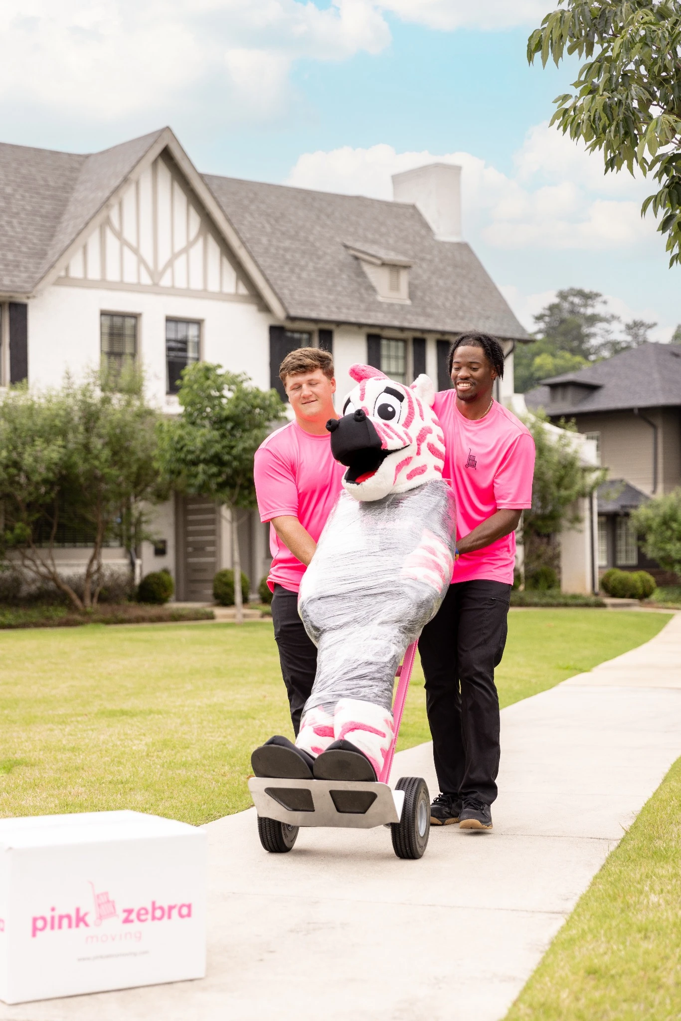 home-move-wilmington-moving-companies-zebra-mascot-moving